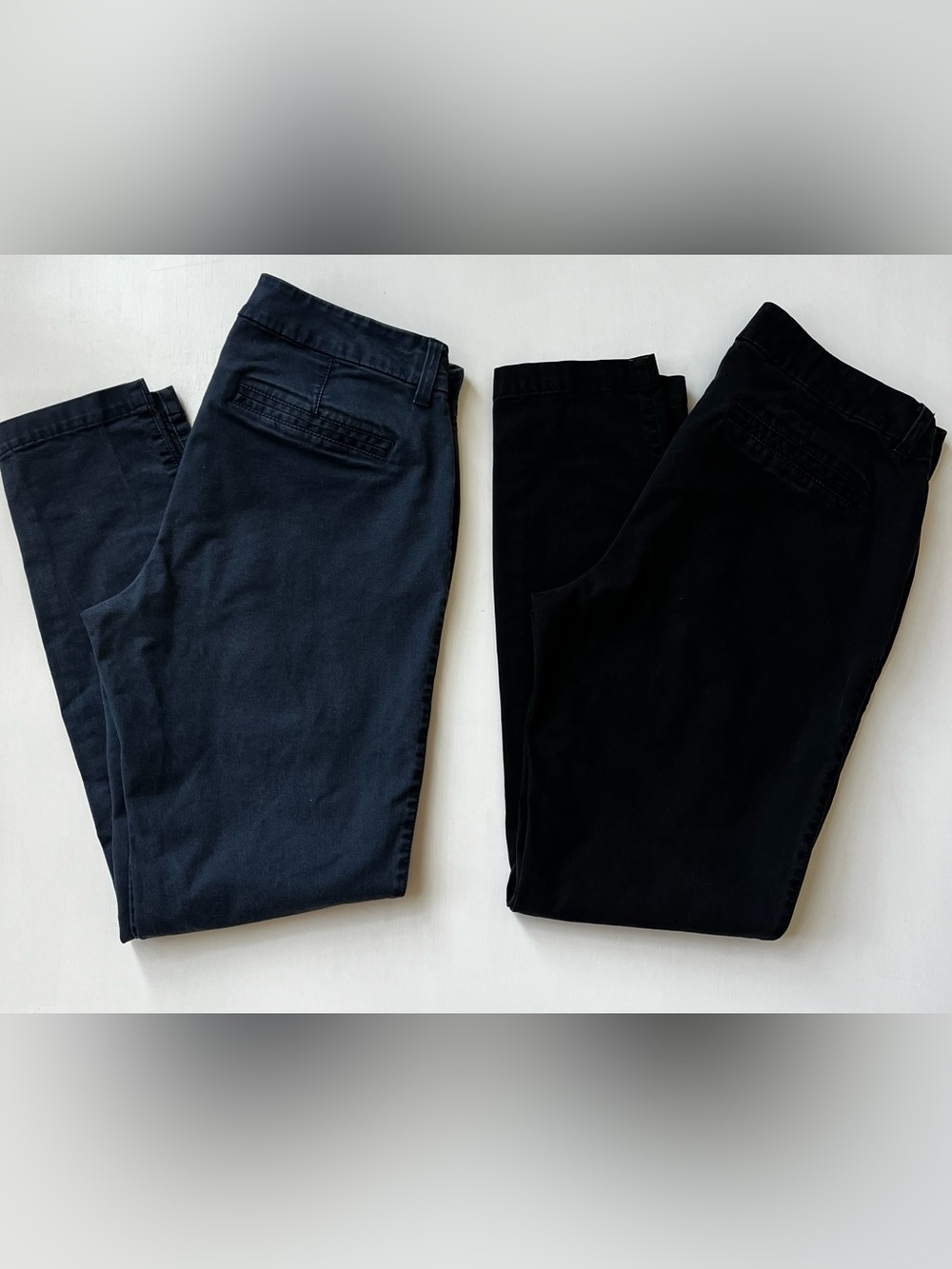 OLD NAVY Bundle of Skinny Fit Pants in Navy and Black size 6